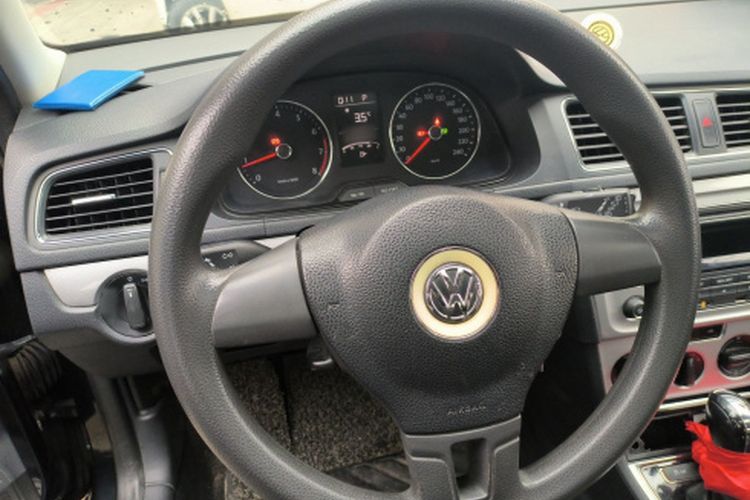 Used Volkswagen Gran Lavida 2013 1.6L Automatic Comfort Model Interior 3