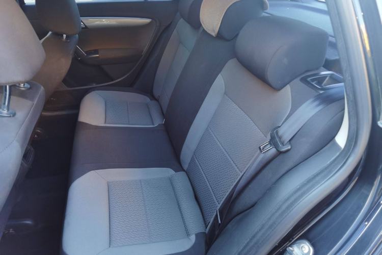 Used Volkswagen Gran Lavida 2013 1.6L Automatic Fashion Model Interior 4