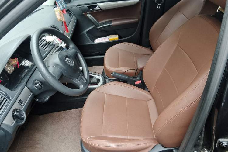 Used Volkswagen Gran Lavida 2013 1.6L Automatic Fashion Model Left Front Seat