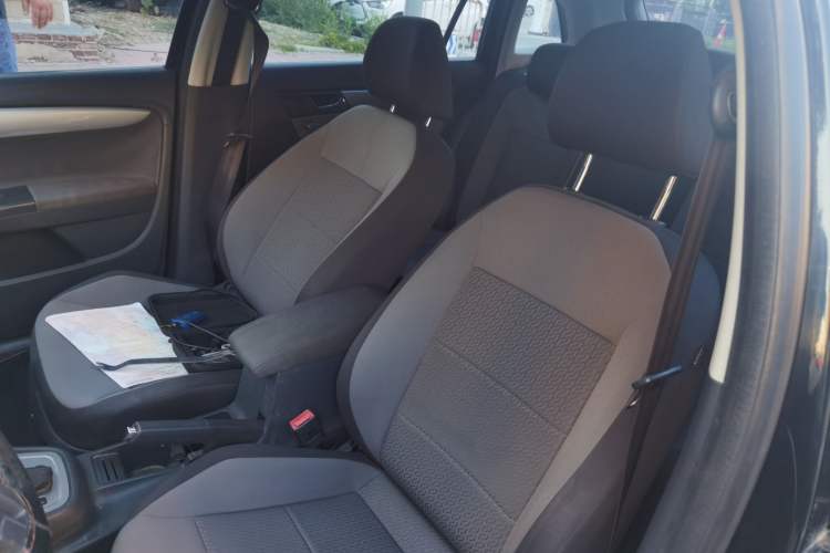 Used Volkswagen Gran Lavida 2013 1.6L Automatic Fashion Model Left Front Seat