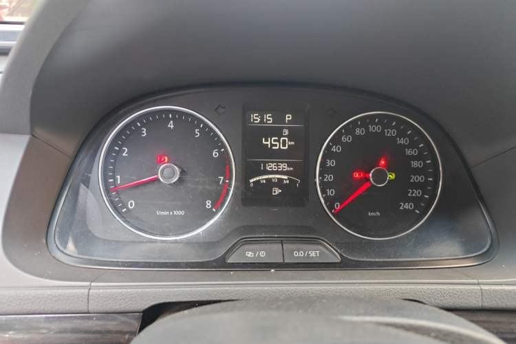 Used Volkswagen Gran Lavida 2013 1.6L Automatic Comfort Model Odometer Close Up