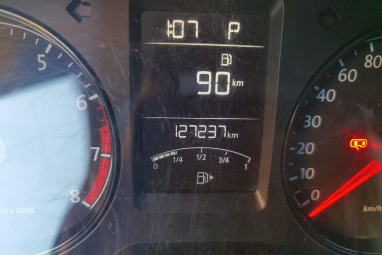 Used Volkswagen Gran Lavida 2013 1.6L Automatic Fashion Model Odometer Close Up