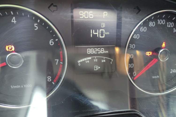Used Volkswagen Gran Lavida 2013 1.6L Automatic Comfort Model Odometer Close Up