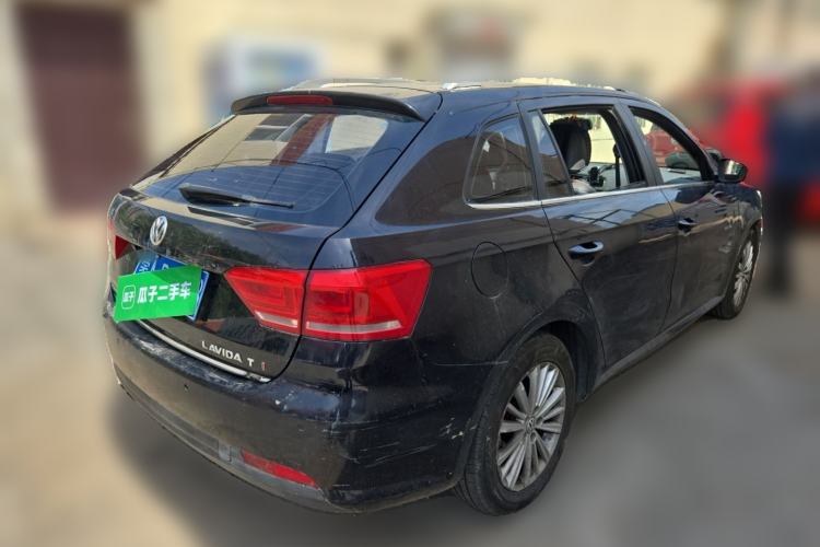 Used Volkswagen Gran Lavida 2013 1.4 TSI Automatic Comfort Model Rear Right 45 Deg