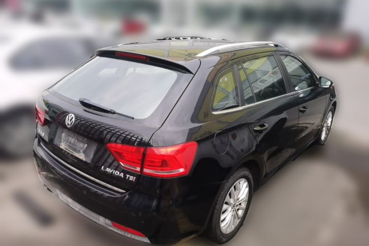 Used Volkswagen Gran Lavida 2013 1.4 TSI Automatic Luxury Model Rear Right 45 Deg