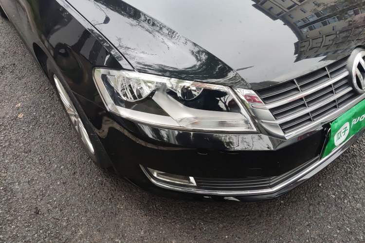 Used Volkswagen Gran Lavida 2013 1.4 TSI Automatic Comfort Model Right Front Headlight