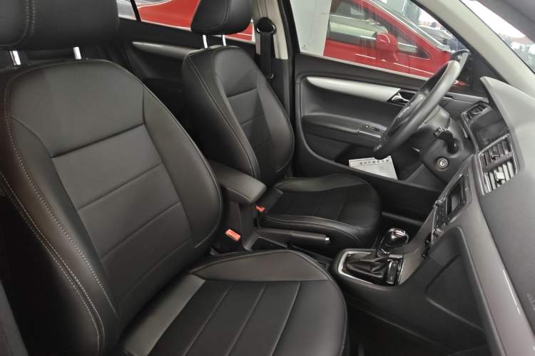 Used Volkswagen Gran Lavida 2013 1.4 TSI Automatic Comfort Model Right Front Seat