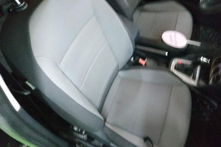 Used Volkswagen Gran Lavida 2013 1.6L Automatic Fashion Model Right Front Seat