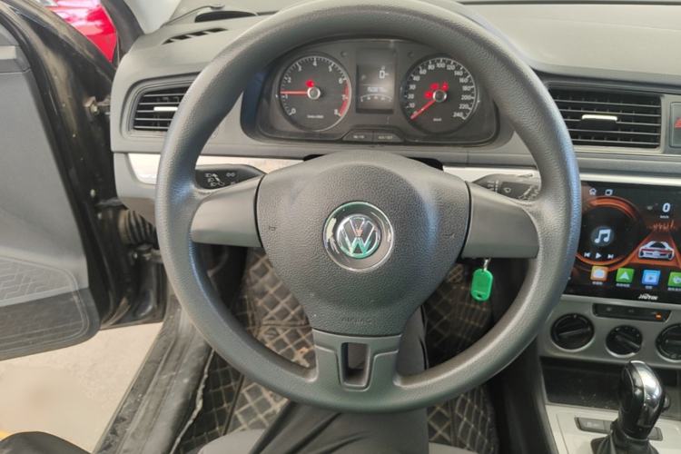 Used Volkswagen Gran Lavida 2013 1.6L Automatic Fashion Model Steering Wheel