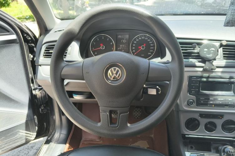 Used Volkswagen Gran Lavida 2013 1.6L Manual Comfort Model Steering Wheel