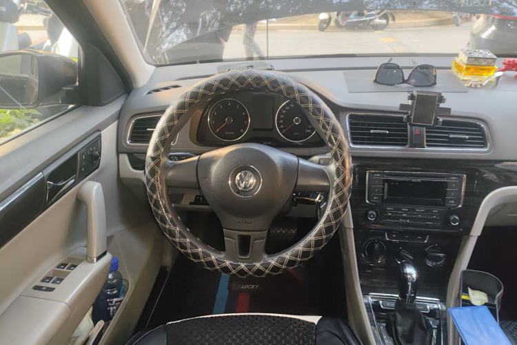 Used Volkswagen Gran Lavida 2013 1.6L Automatic Comfort Model Steering Wheel