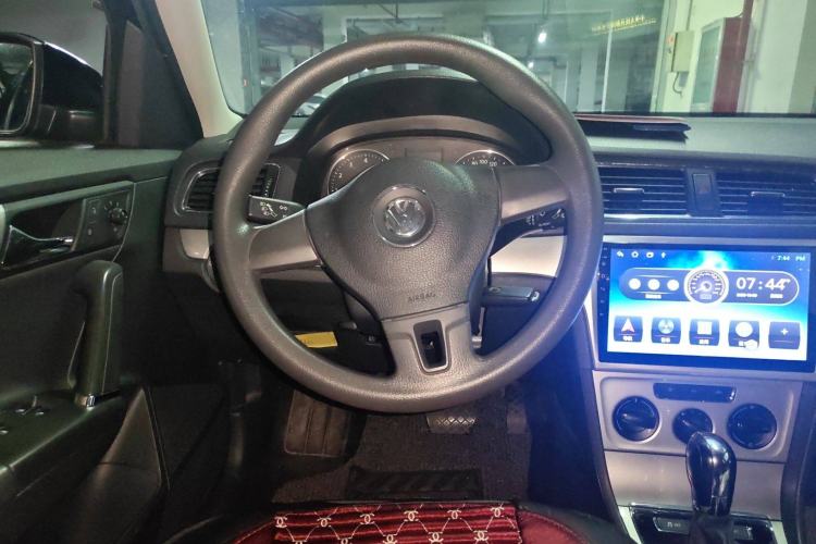 Used Volkswagen Gran Lavida 2013 1.6L Automatic Comfort Model Steering Wheel