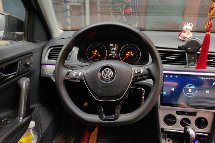 Used Volkswagen Gran Lavida 2013 1.4 TSI Automatic Comfort Model Steering Wheel