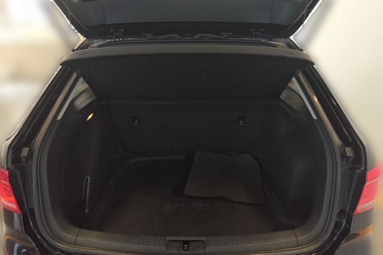 Used Volkswagen Gran Lavida 2013 1.6L Automatic Luxury Model Trunk