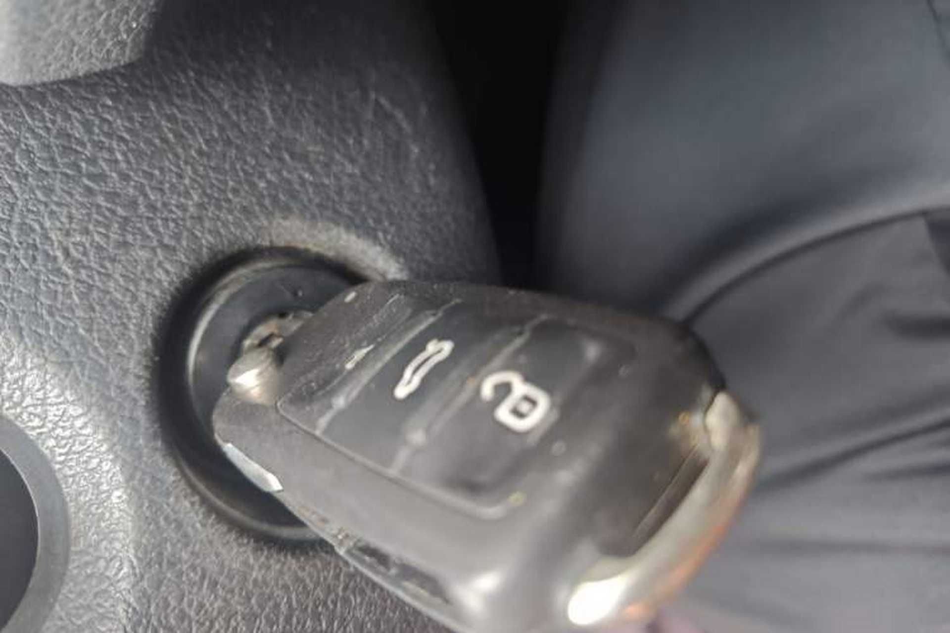 Used Volkswagen Gran Lavida 2013 1.4 TSI Automatic Comfort Model Vehicle Key