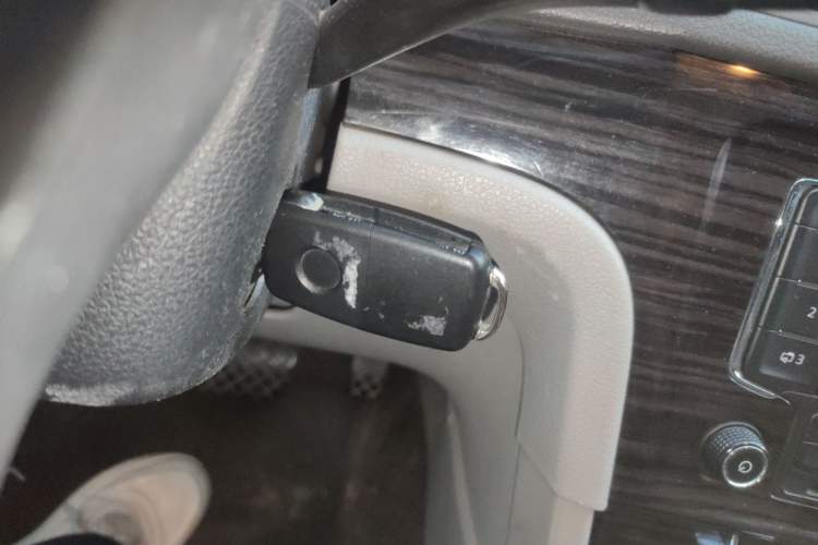 Used Volkswagen Gran Lavida 2013 1.4 TSI Automatic Comfort Model Vehicle Key