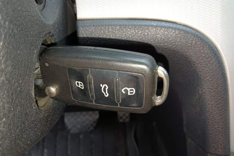 Used Volkswagen Gran Lavida 2013 1.4 TSI Automatic Comfort Model Vehicle Key
