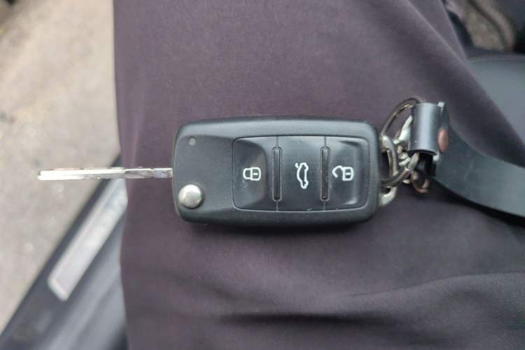 Used Volkswagen Gran Lavida 2013 1.6L Automatic Comfort Model Vehicle Key