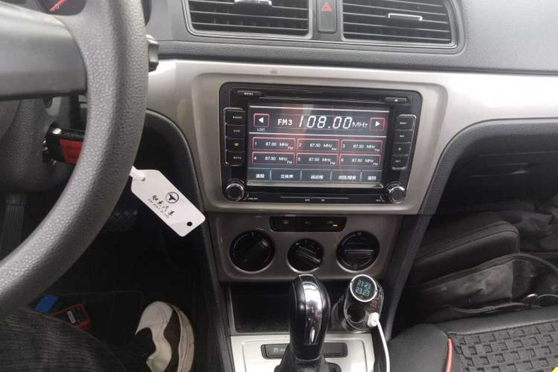 Used Volkswagen Gran Lavida 2013 1.6L Automatic Fashion Model Audio And AC Panel