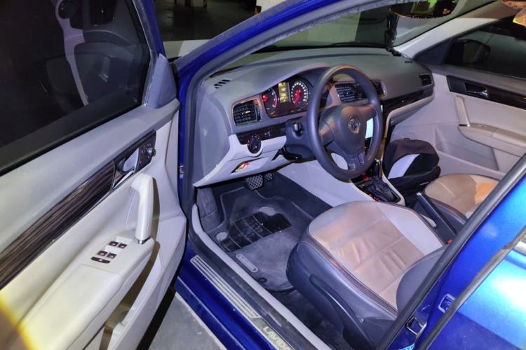Used Volkswagen Gran Lavida 2013 1.6L Automatic Comfort Model Driver Seat