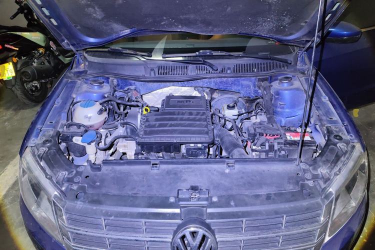 Used Volkswagen Gran Lavida 2013 1.6L Automatic Comfort Model Engine Bay