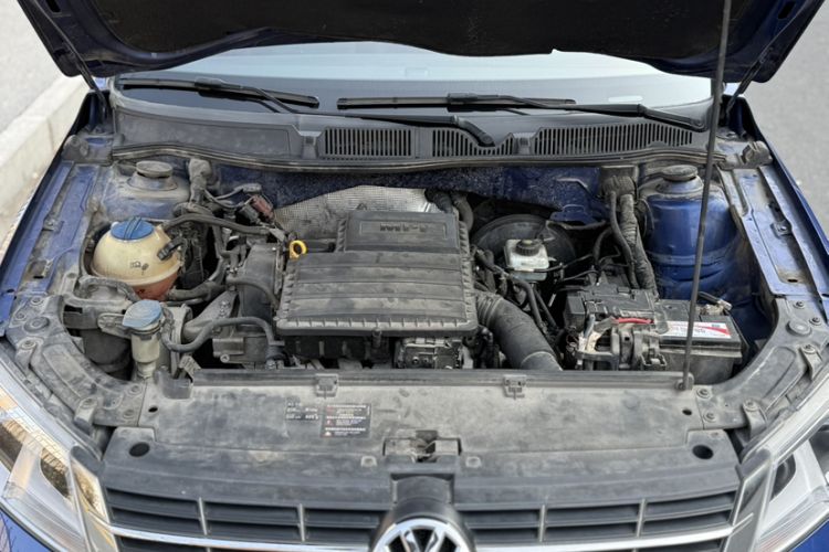 Used Volkswagen Gran Lavida 2013 1.6L Automatic Comfort Model Engine Bay