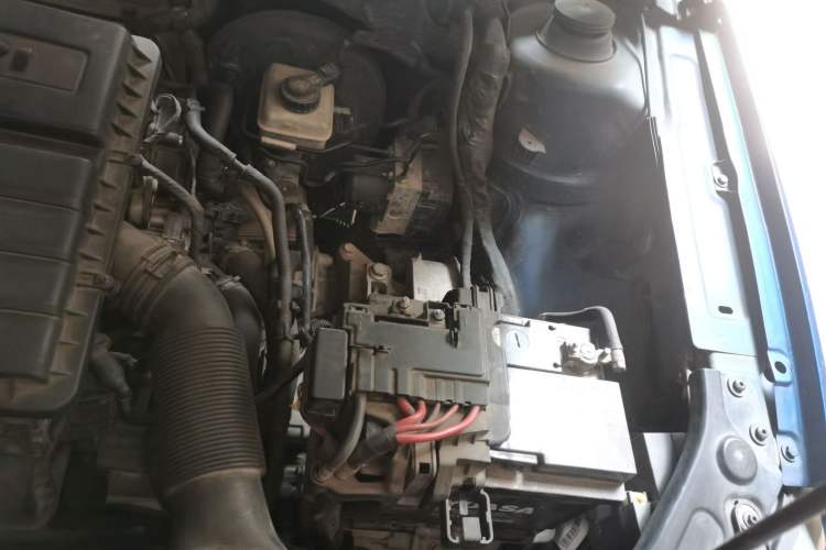 Used Volkswagen Gran Lavida 2013 1.6L Automatic Comfort Model Engine Bay Left