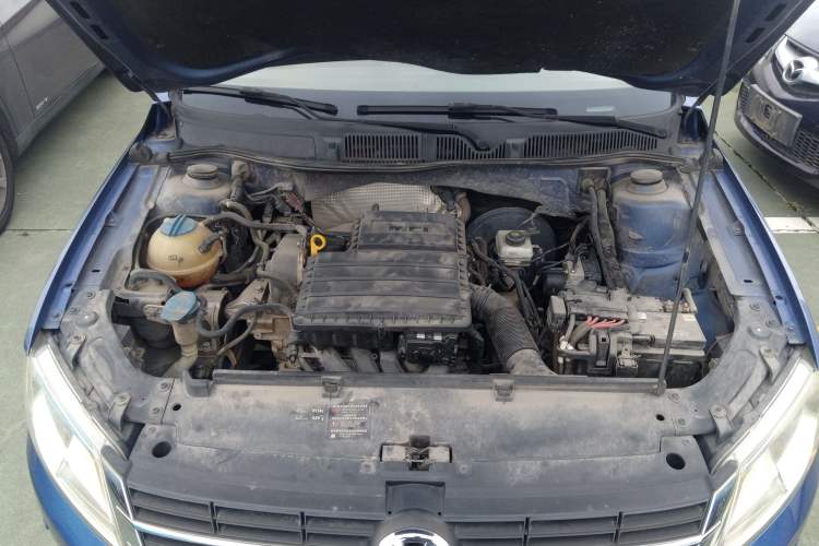 Used Volkswagen Gran Lavida 2013 1.6L Automatic Fashion Model Engine Bay