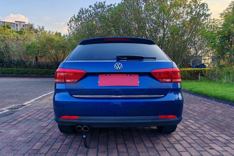 Used Volkswagen Gran Lavida 2013 1.4 TSI Automatic Comfort Model Exterior 4
