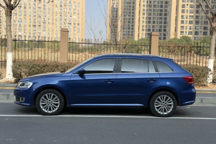 Used Volkswagen Gran Lavida 2013 1.6L Automatic Comfort Model Exterior 8