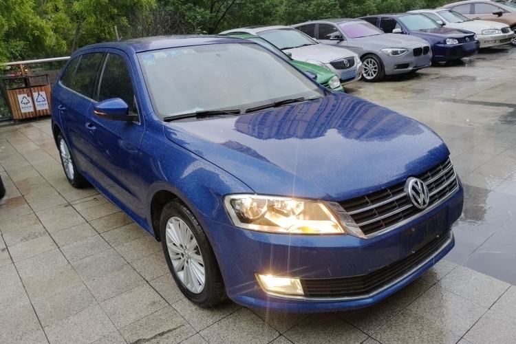 Used Volkswagen Gran Lavida 2013 1.4 TSI Manual Comfort Model Front Right 45 Deg