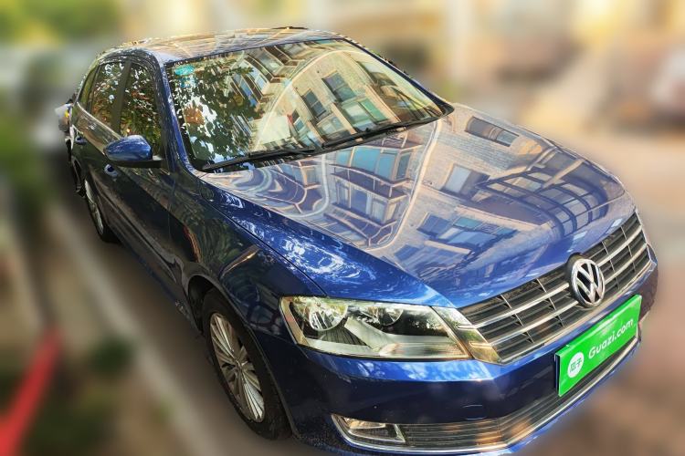 Used Volkswagen Gran Lavida 2013 1.4 TSI Automatic Comfort Model Front Right 45 Deg