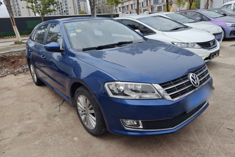 Used Volkswagen Gran Lavida 2013 1.4 TSI Automatic Comfort Model Front Right 45 Deg