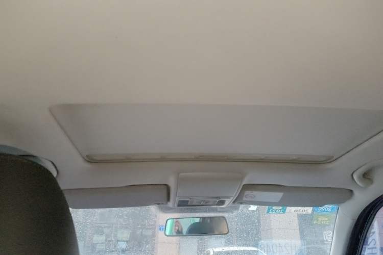 Used Volkswagen Gran Lavida 2013 1.4 TSI Manual Comfort Model Headliner
