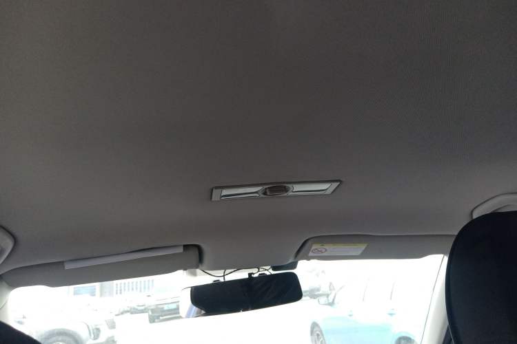 Used Volkswagen Gran Lavida 2013 1.6L Automatic Fashion Model Headliner