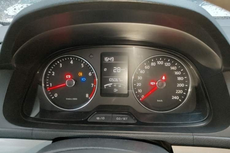 Used Volkswagen Gran Lavida 2013 1.4 TSI Manual Comfort Model Instrument Cluster