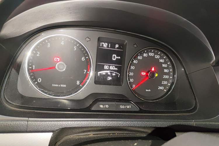 Used Volkswagen Gran Lavida 2013 1.4 TSI Automatic Comfort Model Instrument Cluster