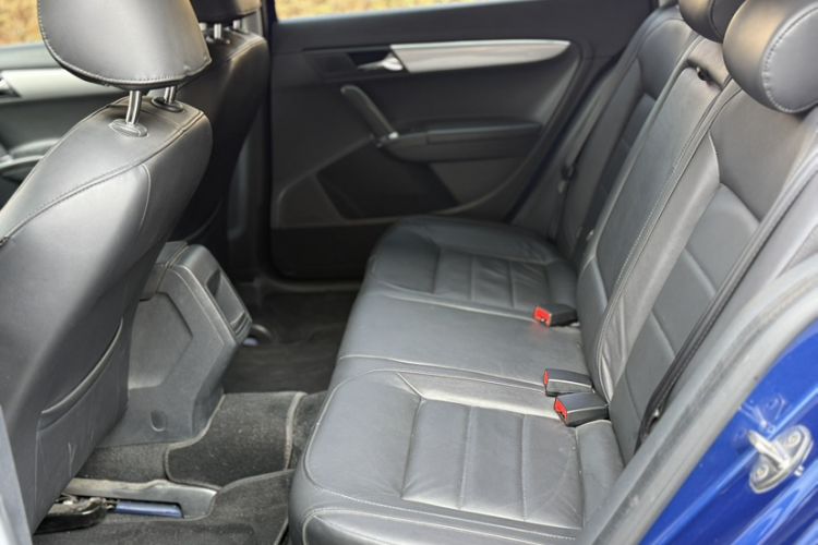 Used Volkswagen Gran Lavida 2013 1.6L Automatic Comfort Model Interior 2