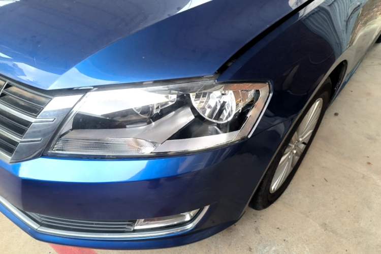 Used Volkswagen Gran Lavida 2013 1.4 TSI Automatic Comfort Model Left Front Headlight
