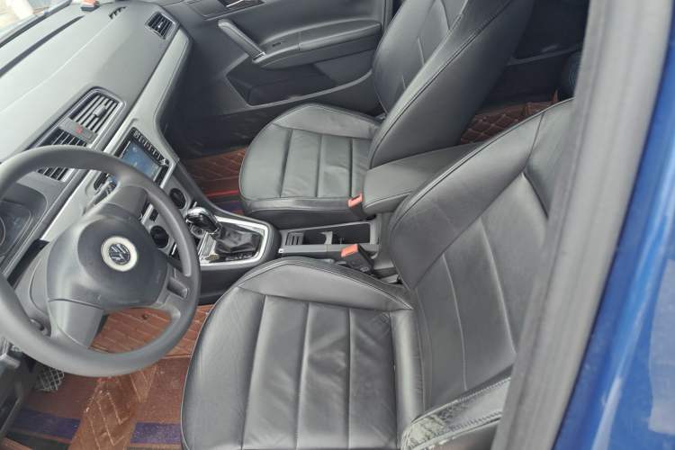 Used Volkswagen Gran Lavida 2013 1.4 TSI Automatic Comfort Model Left Front Seat