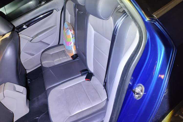 Used Volkswagen Gran Lavida 2013 1.6L Automatic Comfort Model Left Rear Seat