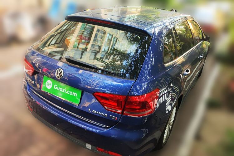 Used Volkswagen Gran Lavida 2013 1.4 TSI Automatic Comfort Model Rear Right 45 Deg