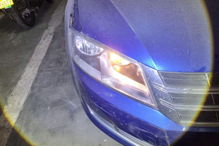 Used Volkswagen Gran Lavida 2013 1.6L Automatic Comfort Model Right Front Headlight