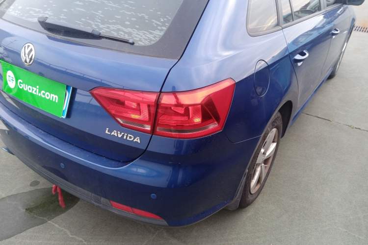 Used Volkswagen Gran Lavida 2013 1.6L Automatic Fashion Model Right Rear Taillight