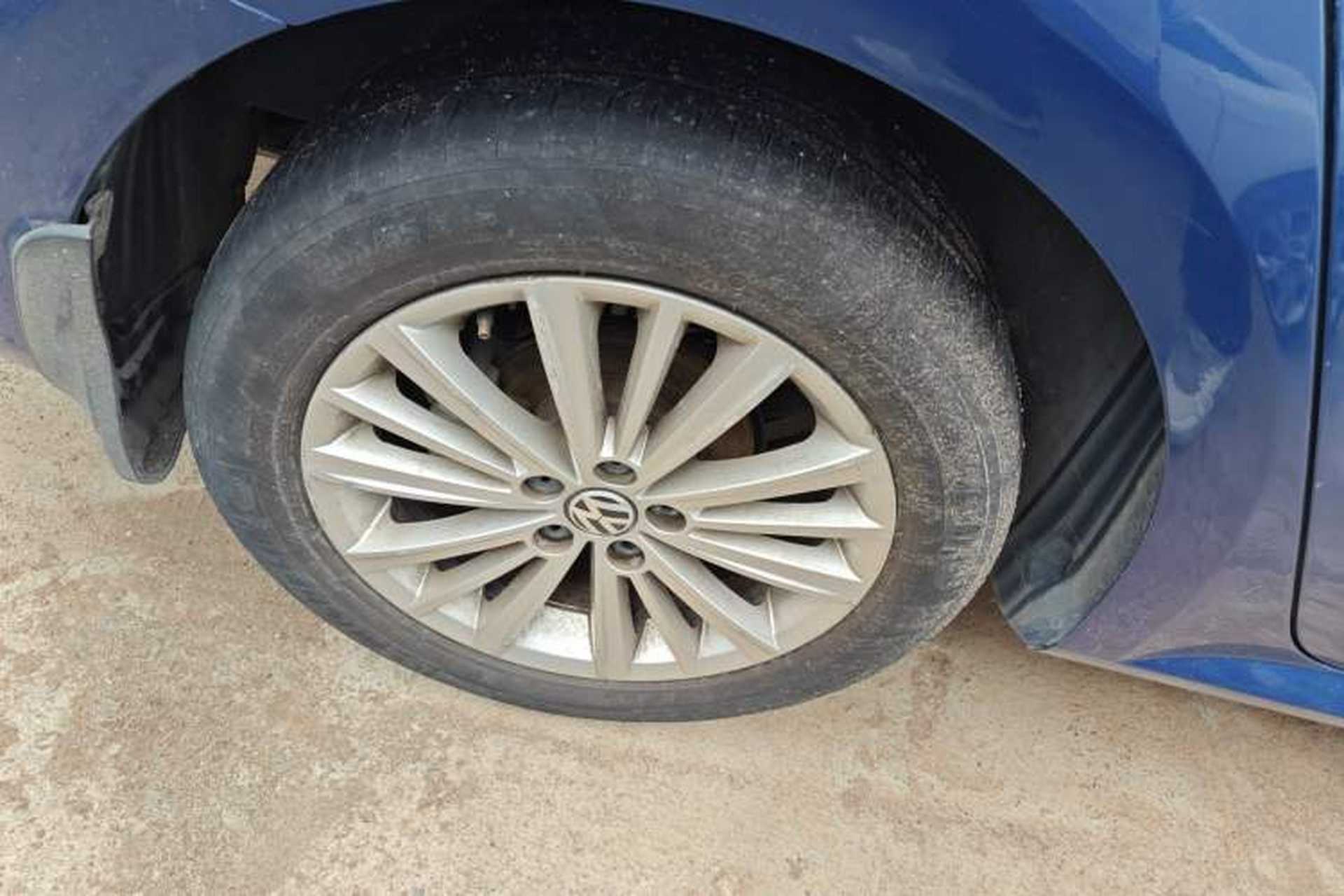 Used Volkswagen Gran Lavida 2013 1.4 TSI Automatic Comfort Model Right Rear Wheel Hub