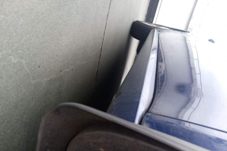Used Volkswagen Gran Lavida 2013 1.6L Automatic Fashion Model Right Side Sill