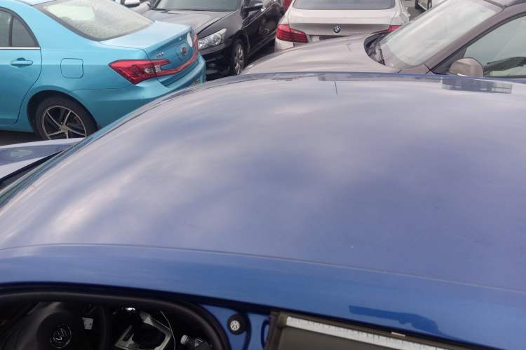 Used Volkswagen Gran Lavida 2013 1.6L Automatic Fashion Model Roof