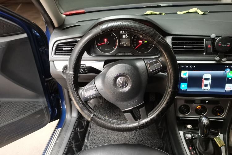 Used Volkswagen Gran Lavida 2013 1.6L Automatic Comfort Model Steering Wheel