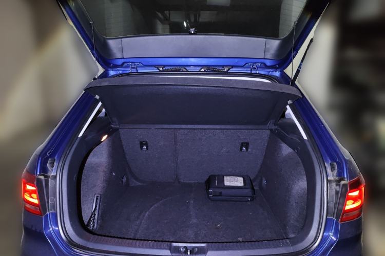 Used Volkswagen Gran Lavida 2013 1.6L Automatic Comfort Model Trunk