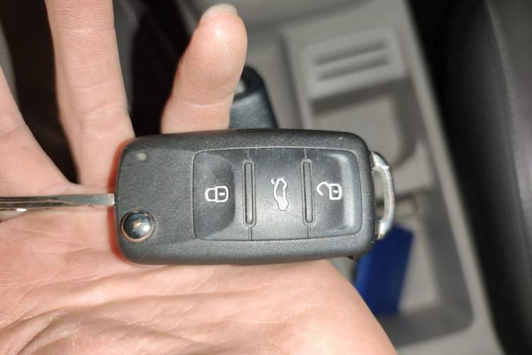 Used Volkswagen Gran Lavida 2013 1.6L Automatic Comfort Model Vehicle Key